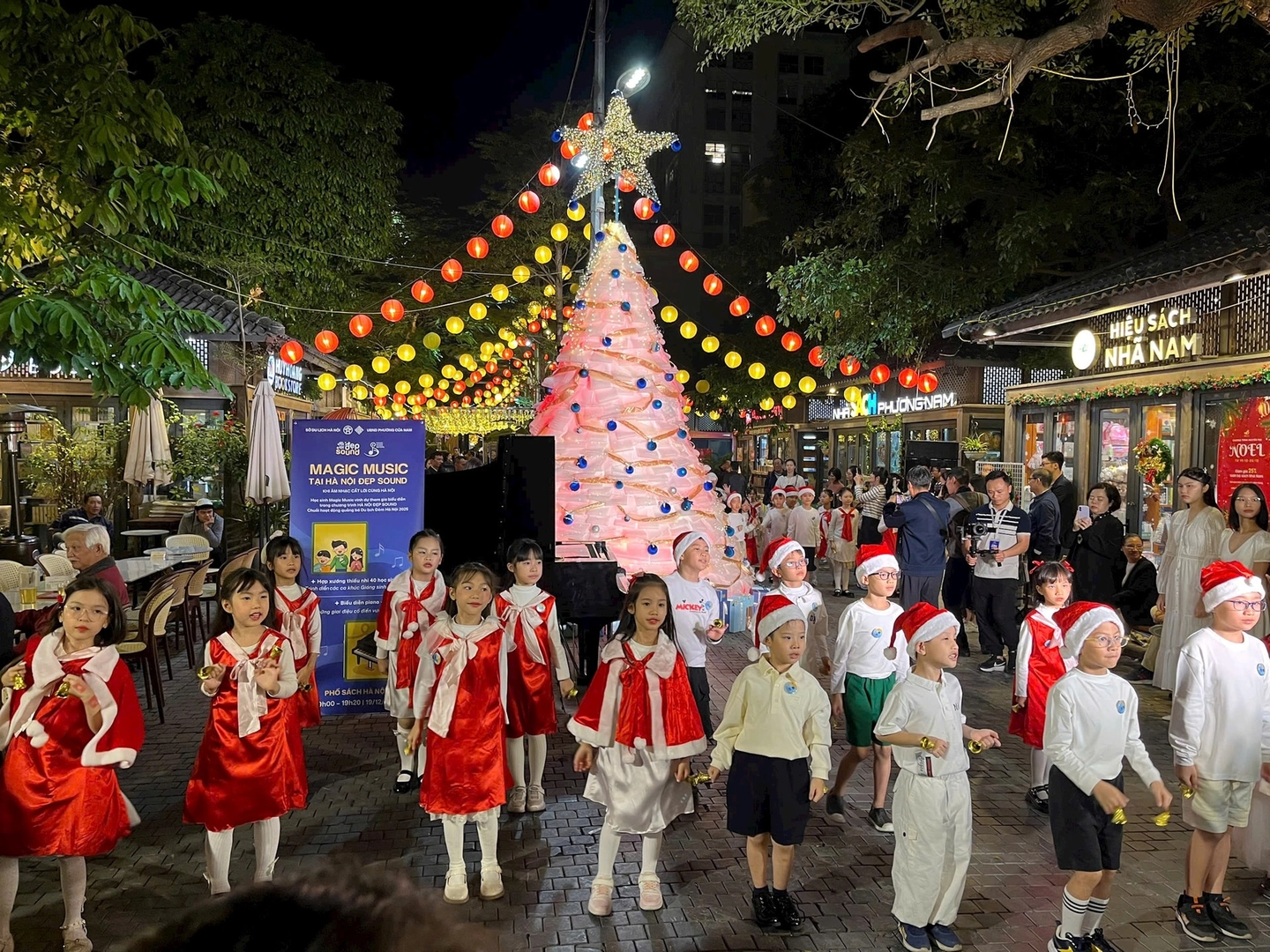 Ra mắt chuỗi hoạt động đêm “Hà Nội Đẹp Sound” tại Phố Sách