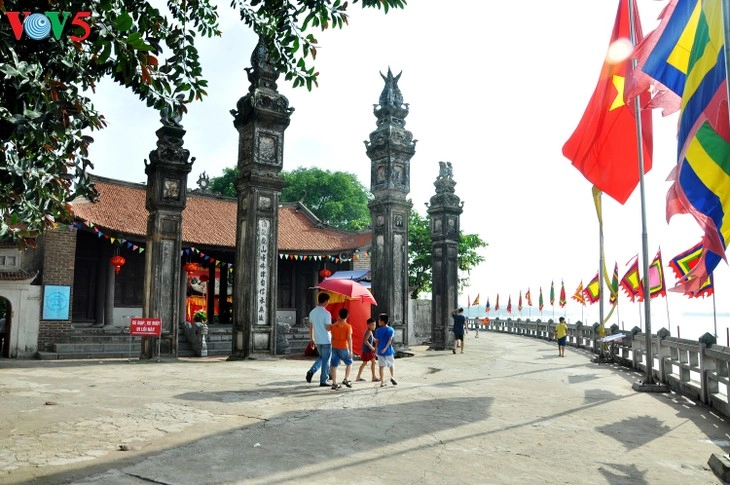 Di tích kiến trúc nghệ thuật Đình Chèm